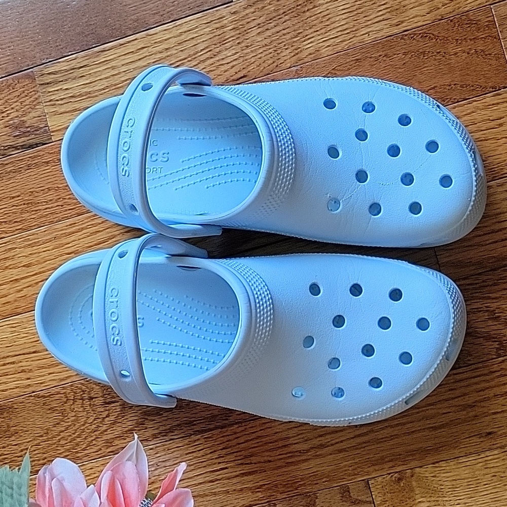Gently Used Crocs, Classic Womens Platform Clogs